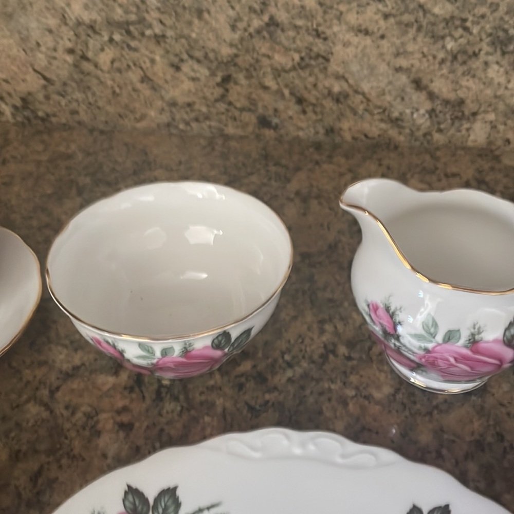 Royal Vale China Tea Set - Picture 4 of 6